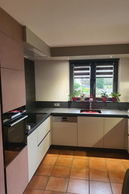 CUISINE LEUTENHEIM PLAN DE TRAVAILCOMPACT 500X750 | Atouts Design Pose de cuisine sur mesure clé en main proche de Haguenau et Saverne dans le Bas-Rhin Molsheim 2