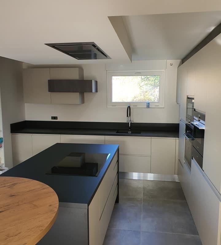 CUISINES PLANS DE TRAVAIL COMPACT H&oelig;nheim 64