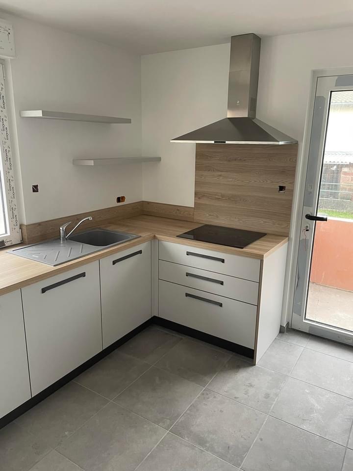 Pose cuisine mod&egrave;le Alaska en stratifi&eacute; blanc pour un investisseur sur ILLKIRCH Schiltigheim